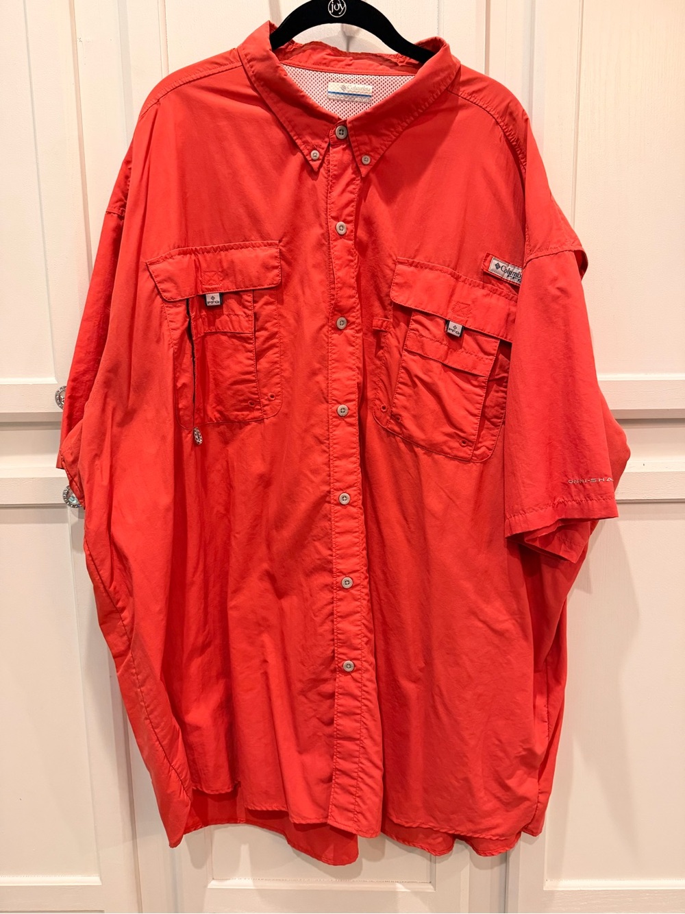 Size 4XLT Columbia PFG Short Sleeve Button-Up in Coral